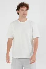 T-shirt homme écru à col rond en modal avec surpiqûres sur le devant