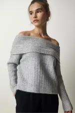 Kadın Gri Degaje Yaka Fitilli Triko Kazak
