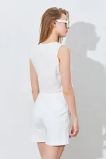 Kadın Beyaz Yanı Drapeli Gold Düğmeli Yelek