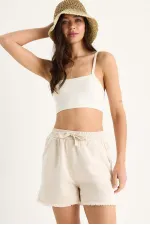 Kadın Taş Beli Lastikli Paçası Püsküllü Kısa Şort