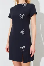 Kadın Siyah Bisiklet Yaka Kurdale Fiyonk Tokalı Elbise