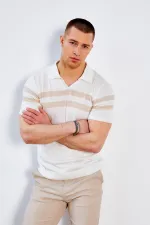 Erkek Ekru Apaş V Yaka Göğüs Ve Kol Çizgili Triko Tişört