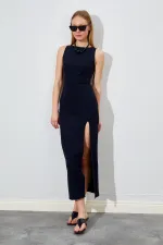 Kadın Siyah Belden Oturtmalı Uzun Yırtmaçlı Elbise