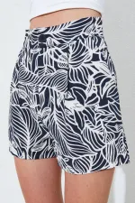 Kadın Siyah Desenli Mini Şort