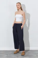 Kadın Siyah Beli Lastikli Gizli Cep Detaylı Salaş Kesim Pantolon