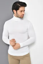 Pull basique blanc à col roulé pour homme