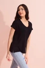 Kadın Siyah V Yaka Geniş Salaş Tişört