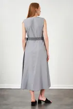 Kadın Gri Yaka Fırfırlı Önü Düğmeli Kolsuz Poplin Kumaş Uzun Elbise