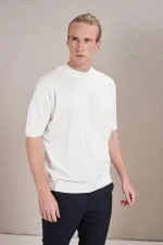 Erkek Ekru Dik Yaka Etek Ucu Ve Kolları Ribanalı Triko Tişört