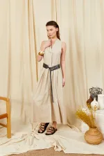 Kadın Naturel Kolsuz Önü Pile Detaylı Kemerli Keten Uzun Elbise