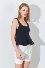 Kadın Siyah Kare Yaka Kolsuz Peplum Bluz