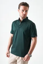 T-shirt à rayures pour homme, vert olive, col boutonné, à motifs.