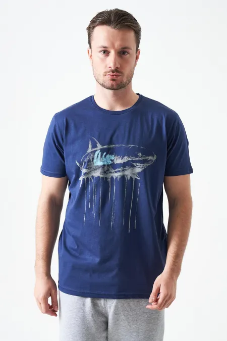T-shirt homme bleu marine à col rond avec imprimé requin