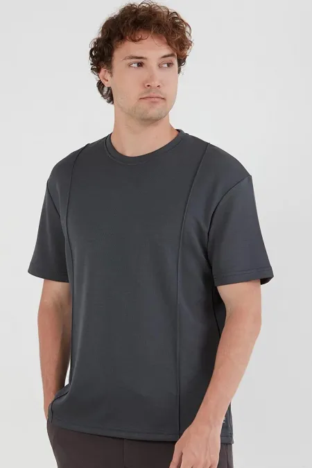 T-shirt homme anthracite à col rond en modal avec surpiqûres sur le devant