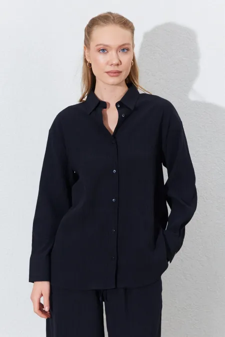 Chemise noire oversize pour femme