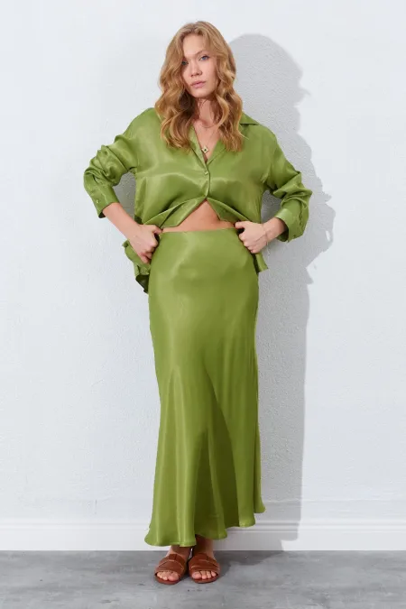 Kadın Yağ Yeşili Saten Uzun Etek