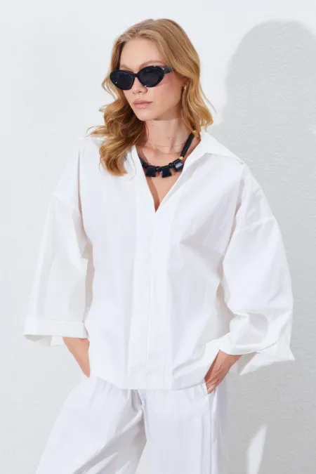 Chemise ample à col en V profond et manches coudes pour femme