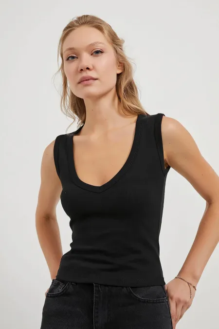 Kadın Siyah V Yaka Kolsuz Licralı Ribana Body