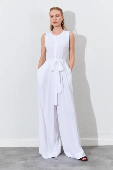 Kadın Beyaz Kolsuz Kuşak Bağlamalı Double Paça Tulum