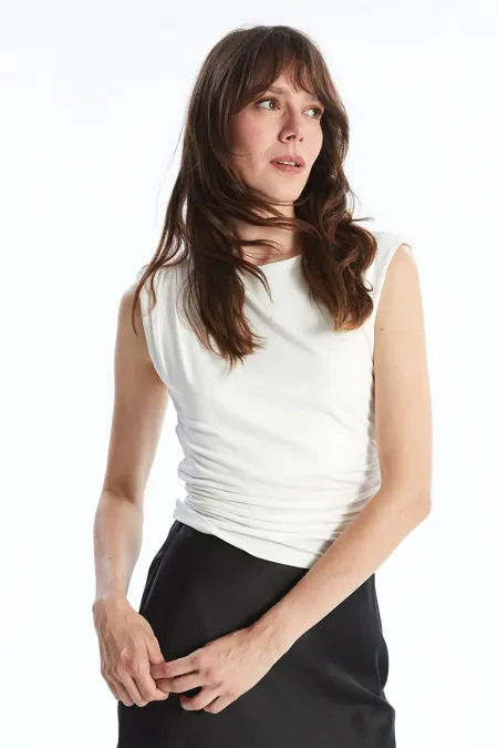 Kadın Ekru Kolsuz Degaje Yaka Modal Kumaş Bluz