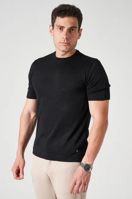 Erkek Siyah Bisiklet Yaka Etek Yırtmaçlı Triko Tişört