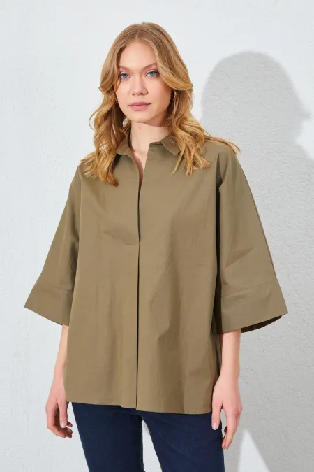 Chemise kaki pour femme, manches tombantes, boutonnée sur le devant, coupe ample