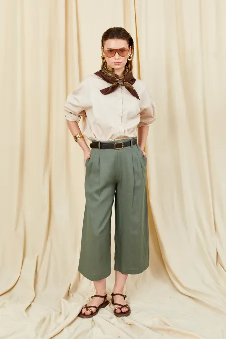 Women's Khaki Double Pleated Bemuda Linen Trousers with Belt Detail