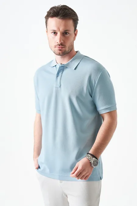 T-shirt homme bleu peint à col montant, coupe basique, fente et deux boutons