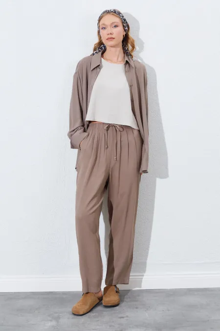 Kadın Toprak Beli Lastikli Havuç Kesim Keten Pantolon