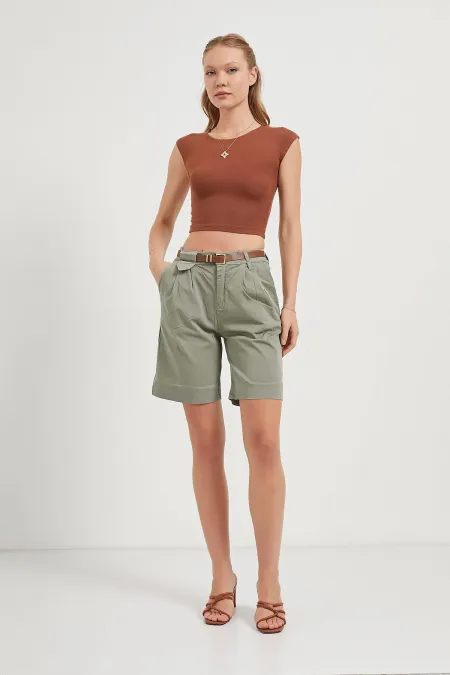 Kadın Haki Beli Kemerli Licralı Gabardin Midi Şort