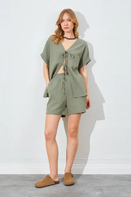 Kadın Haki Düşük Kol Bağlamalı Bluzlu Şortlu Keten Takım