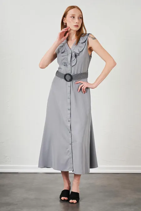Kadın Gri Yaka Fırfırlı Önü Düğmeli Kolsuz Poplin Kumaş Uzun Elbise