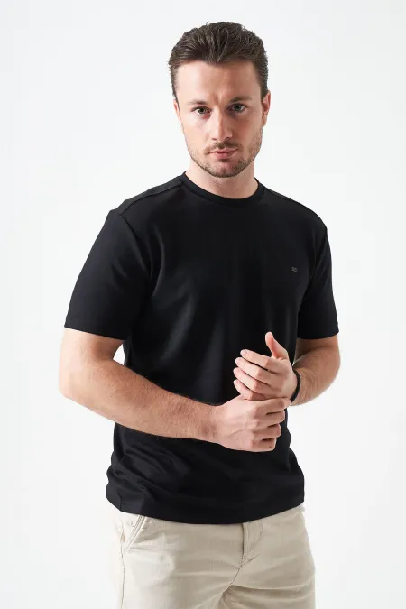 T-shirt basique noir à col rond pour homme