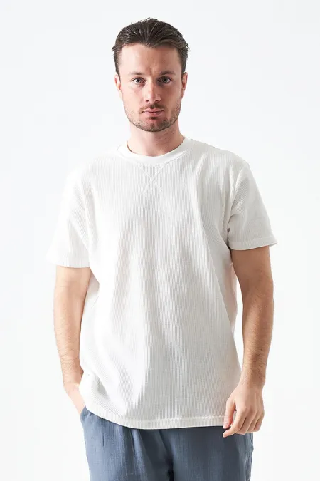 T-shirt basique homme Off-White à col rond et motif gaufré sur le devant