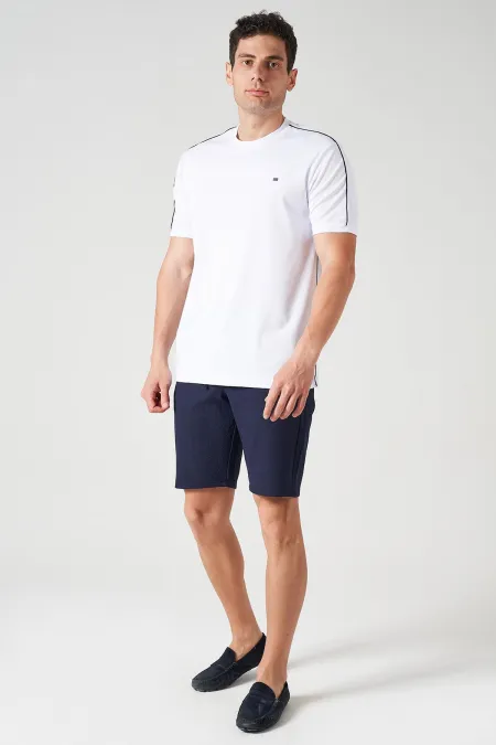 Short bleu marine pour homme, taille semi-élastiquée et finitions dorées