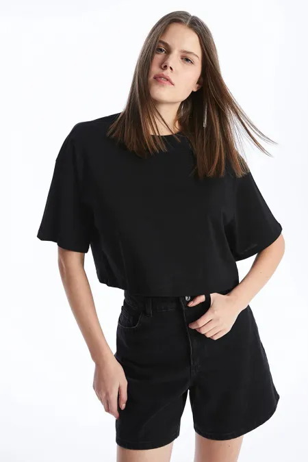 T-shirt court basique Supreme noir oversize à col rond pour femme