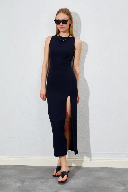 Kadın Siyah Belden Oturtmalı Uzun Yırtmaçlı Elbise