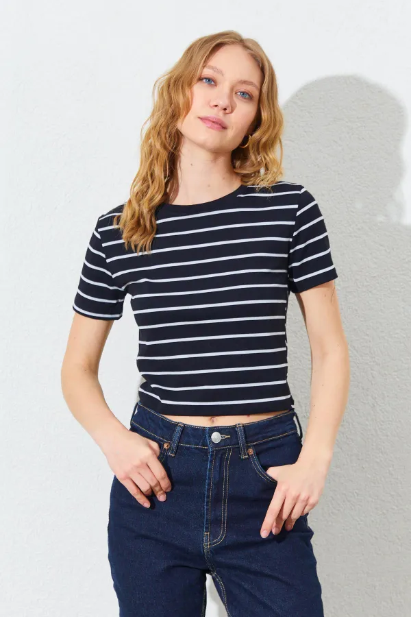 Kadın Siyah-Beyaz (25512) Bisiklet Yaka Çizgili Kısa Kollu Full Likra Ribana Tişört