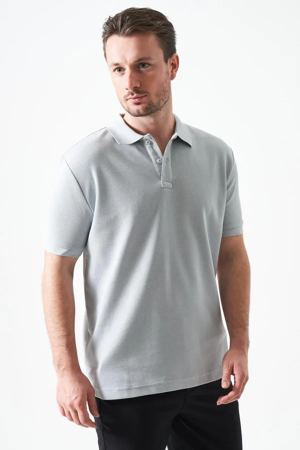 T-shirt gris pour homme, col montant, fente, deux boutons