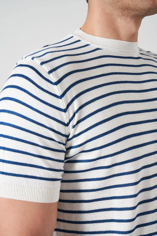Erkek Ekru Bisiklet Yaka Çizgili Triko Tişört