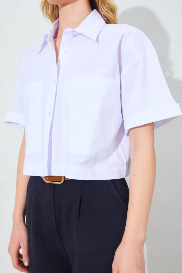 Kadın Beyaz Çift Cepli Düşük Kol Crop Gömlek