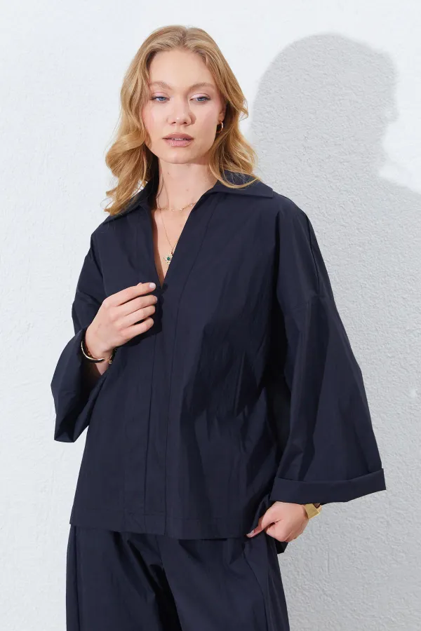 Kadın Siyah Derin V Yakalı Dirsek Kol Salaş Gömlek