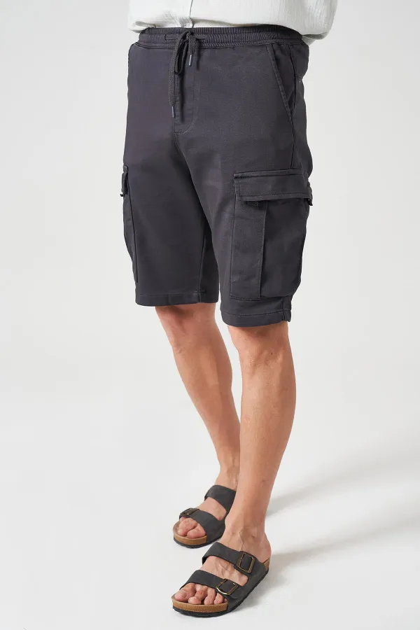 Short cargo homme anthracite en maille côtelée teinte en pièce