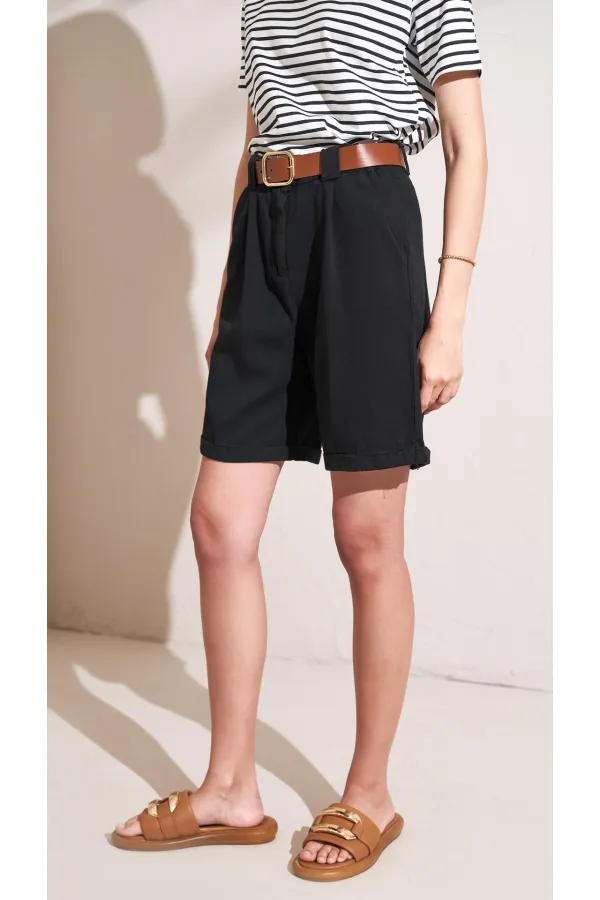 Kadın Siyah Yüksel Bel Beli Kemerli Gabardin Şort