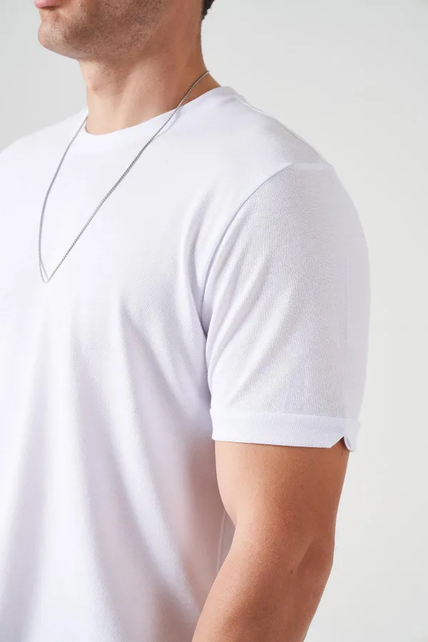 Erkek Beyaz Bisiklet Yaka Kol ve Etek Kendinden Manşetli Oxfort Tişört