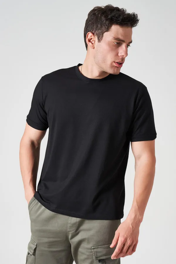 Erkek Siyah Bisiklet Yaka Kol ve Etek Kendinden Manşetli Oxfort Tişört