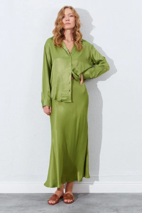 Kadın Yağ Yeşili Saten Uzun Etek