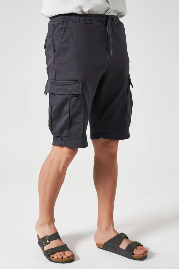 Short cargo homme anthracite en maille côtelée teinte en pièce