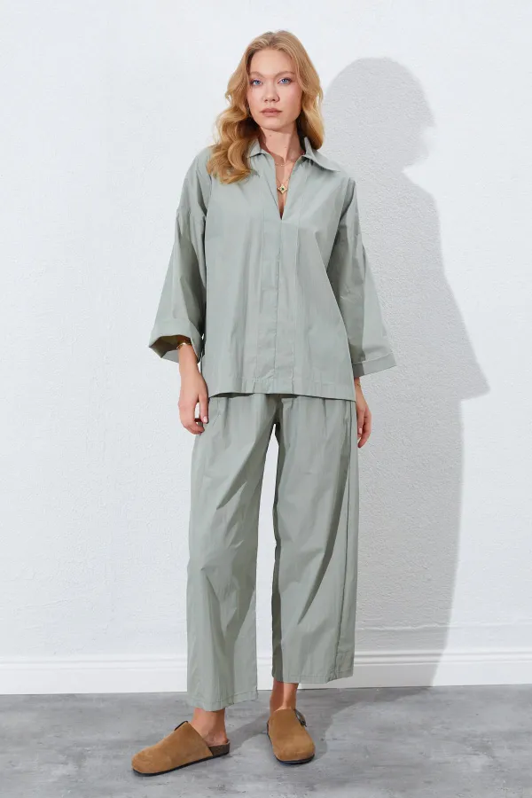 Kadın Çağla Derin V Yakalı Dirsek Kol Salaş Gömlek