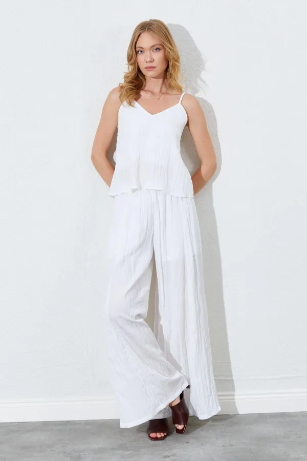 Kadın Ekru İp Askılı Kısa Pantolonlu Kırışık Takım